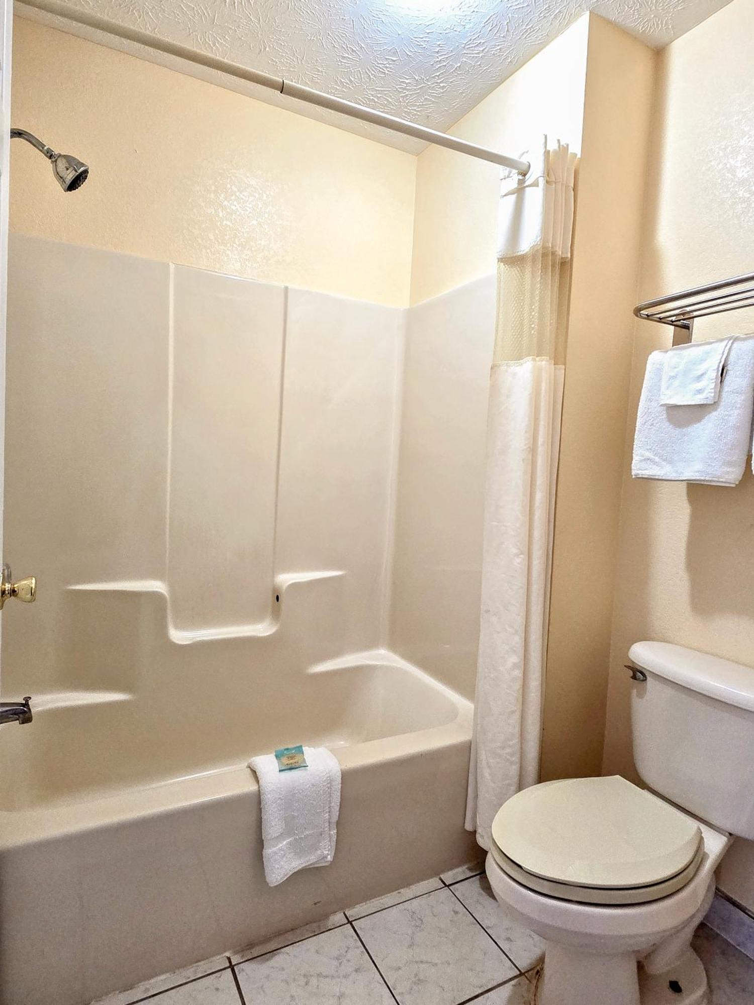Garden Inn And Suites Near Callaway Gardens Pine Mountain מראה חיצוני תמונה